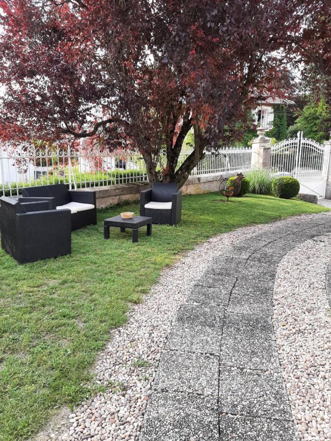Gite Des Agapanthes Lacroix-sur-Meuse Exteriör bild